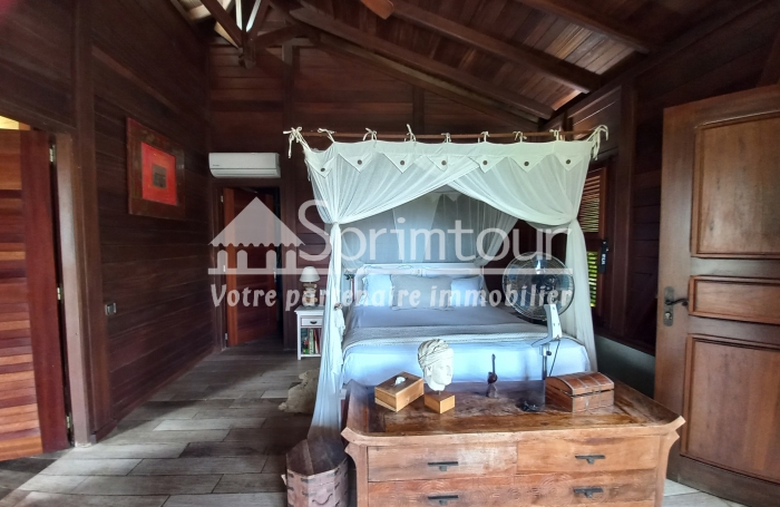 HABITATION de CHARME et D'EXCEPTION + BUNGALOW , piscines à Pointe Noire - Belle vue sur la Mer des Caraibe