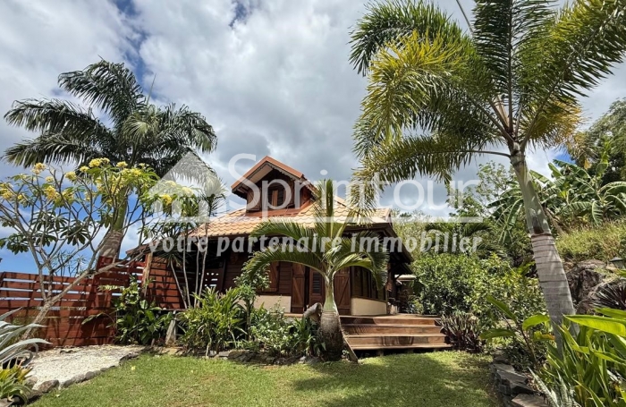 HABITATION de CHARME et D'EXCEPTION + BUNGALOW , piscines à Pointe Noire - Belle vue sur la Mer des Caraibe