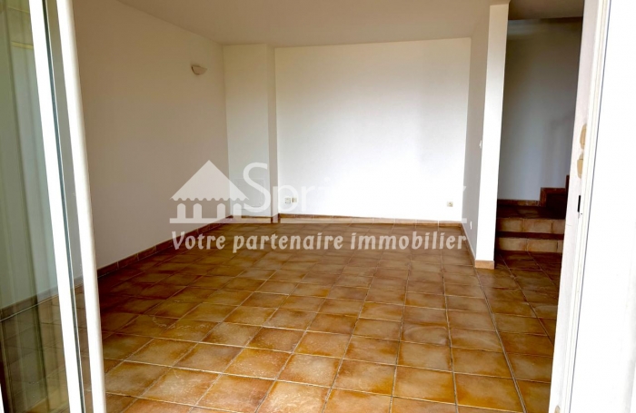 Vieux-Fort, vue mer, Appartement T3 non meublé en Duplex - climatisé - Résidence Privée - piscine
