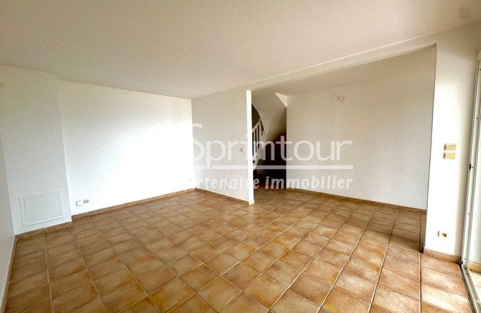 Vieux-Fort, vue mer, Appartement T3 non meublé en Duplex - climatisé - Résidence Privée - piscine