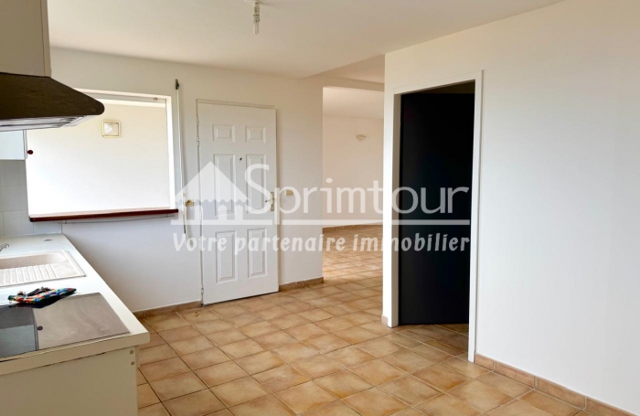 Vieux-Fort, vue mer, Appartement T3 non meublé en Duplex - climatisé - Résidence Privée - piscine