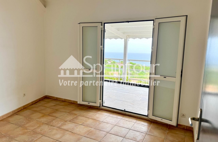 Vieux-Fort, vue mer, Appartement T3 non meublé en Duplex - climatisé - Résidence Privée - piscine