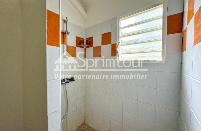 Vieux-Fort, vue mer, Appartement T3 non meublé en Duplex - climatisé - Résidence Privée - piscine