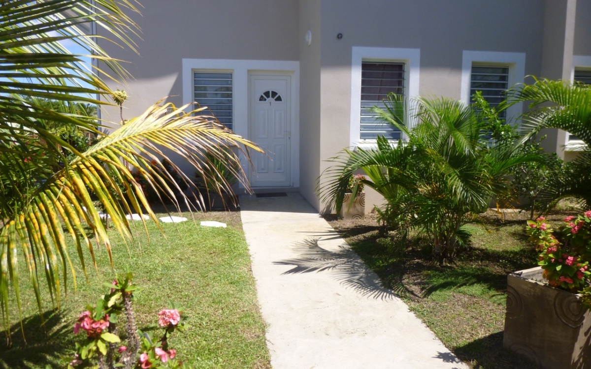 VILLA F3 AVEC PISCINE