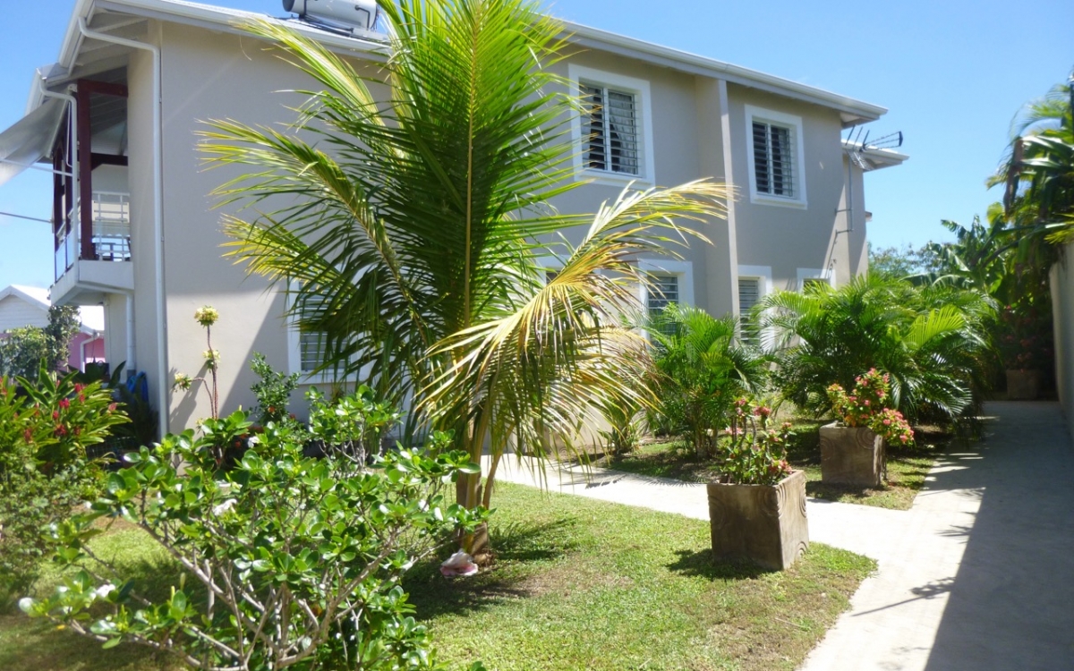 VILLA F3 AVEC PISCINE