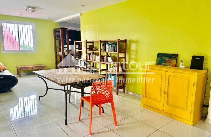 À VENDRE   Maison T4 de plain-pied avec studio indépendant   Saint-Claude