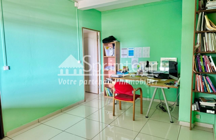 À VENDRE   Maison T4 de plain-pied avec studio indépendant   Saint-Claude