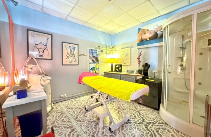 Vente Fonds de commerce 88m&sup2; 8 pi&#232;ces Sainte Anne