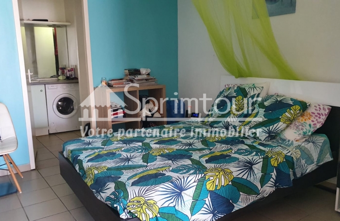 GOURBEYRE- MARINA RIVIERE SENS - APPARTEMENT T2 MEUBLE ET CLIMATISE- RESIDENCE PRIVEE - PARKING