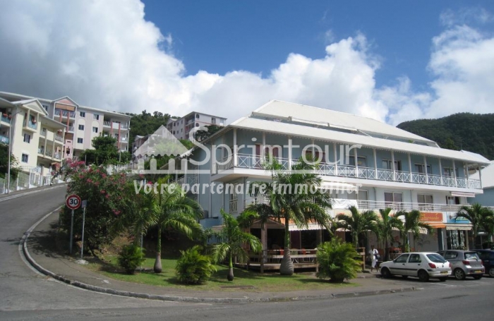 GOURBEYRE- MARINA RIVIERE SENS - APPARTEMENT T2 MEUBLE ET CLIMATISE- RESIDENCE PRIVEE - PARKING