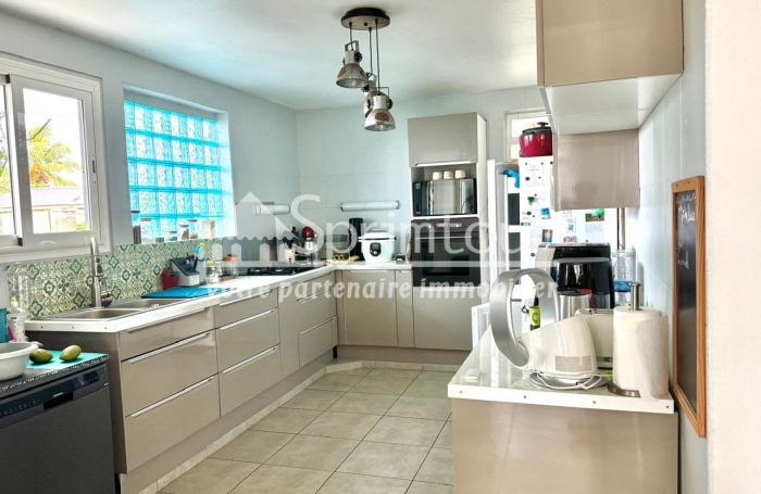 TROIS RIVIERES Villa T4, grand terrain, proche commerces et embarcadère   emplacement idéal