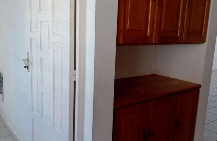 BEL APPARTEMENT T3 DUPLEX IDEALEMENT SITUE AVEC COUR