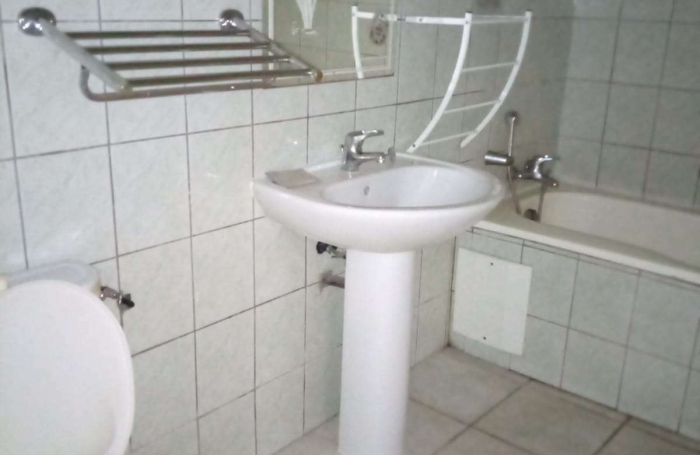 BEL APPARTEMENT T3 DUPLEX IDEALEMENT SITUE AVEC COUR