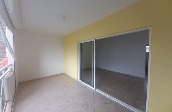 APT T4 DANS UNE RESIDENCE AVEC  PISCINE