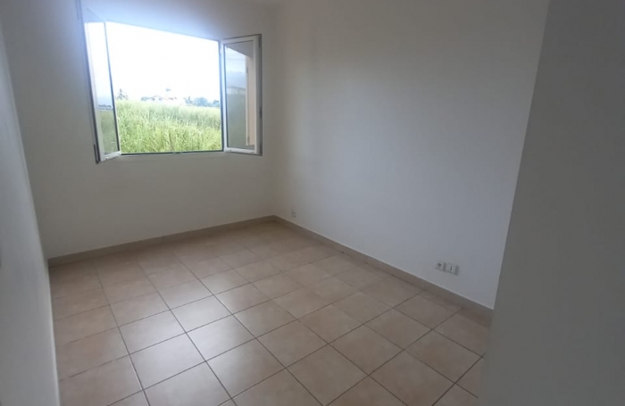 APT T4 DANS UNE RESIDENCE AVEC  PISCINE