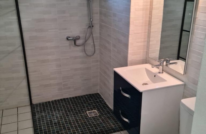 CHARMANT APPARTEMENT T2 MEUBLE RENOVE