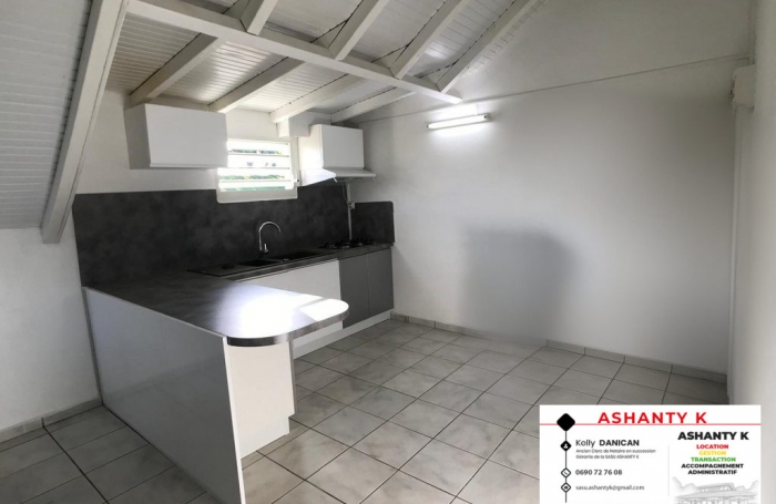 Vente Maison 180.00m&sup2; 7 pi&#232;ces Les Abymes