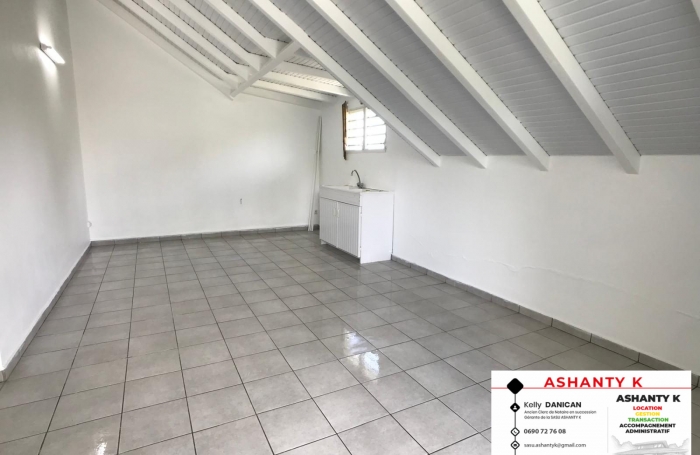 Vente Maison 180.00m&sup2; 7 pi&#232;ces Les Abymes