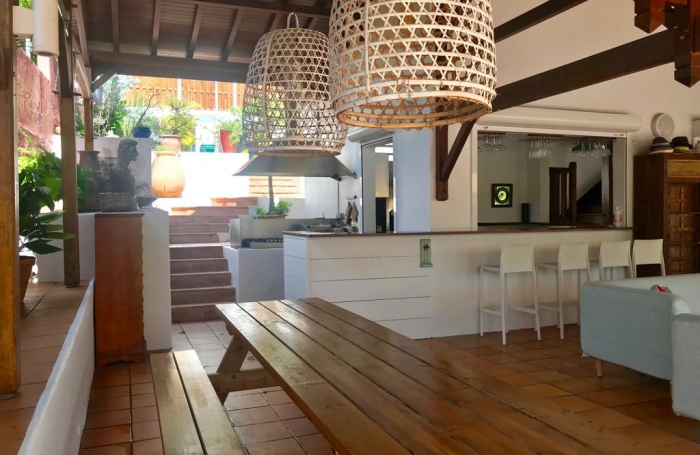 VILLA T5  AVEC PISCINE ET BUNGALOW TOUT CONFORT AVEC JACUZZI
