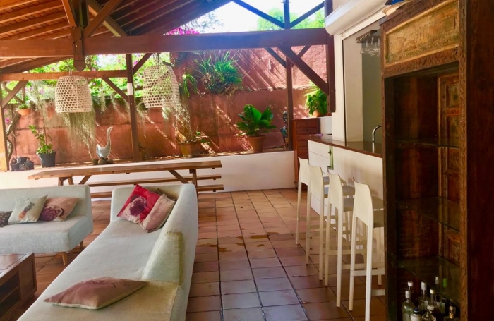VILLA T5  AVEC PISCINE ET BUNGALOW TOUT CONFORT AVEC JACUZZI