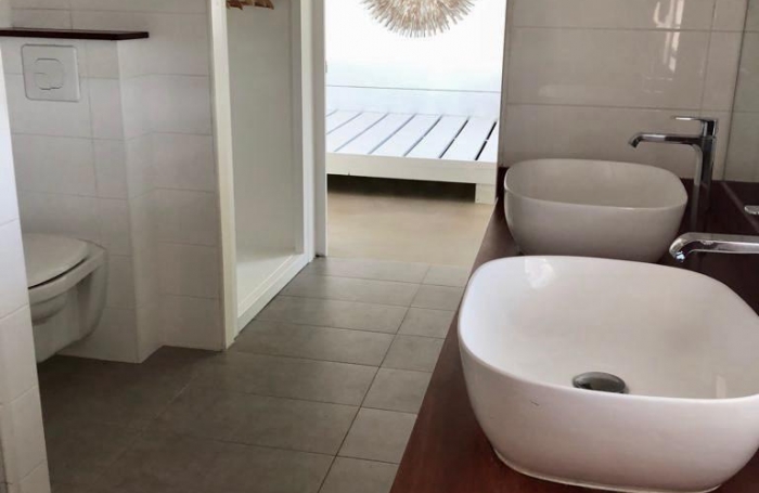 VILLA T5  AVEC PISCINE ET BUNGALOW TOUT CONFORT AVEC JACUZZI