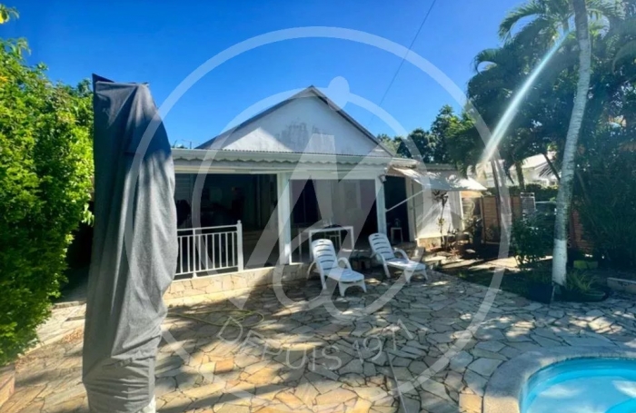Vente Maison 256m&sup2; 8 pi&#232;ces Lamentin