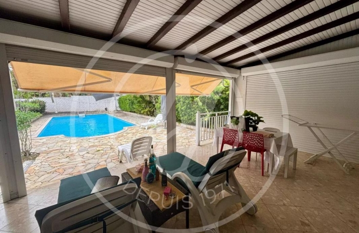 Vente Maison 256m&sup2; 8 pi&#232;ces Lamentin