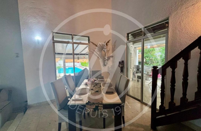 Vente Maison 256m&sup2; 8 pi&#232;ces Lamentin
