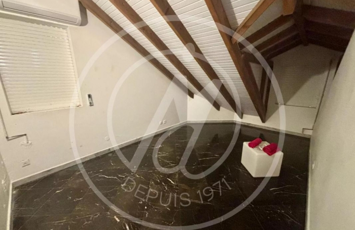 Vente Maison 256m&sup2; 8 pi&#232;ces Lamentin