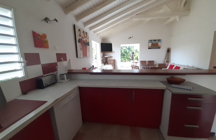 Jolie villa meublée F3/pisicine à 100m de la plage