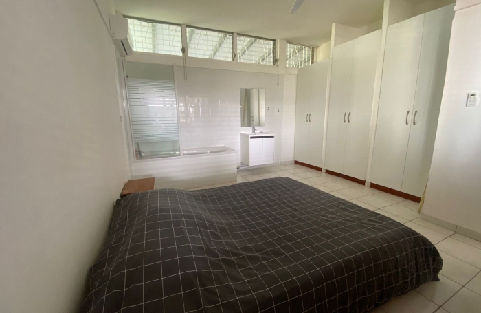 VILLA F5 MEUBLEE AVEC PISCINE ET VUE MER