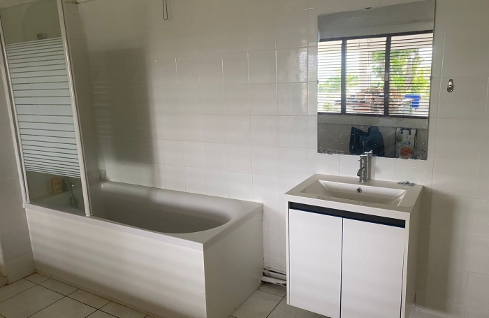 VILLA F5 MEUBLEE AVEC PISCINE ET VUE MER