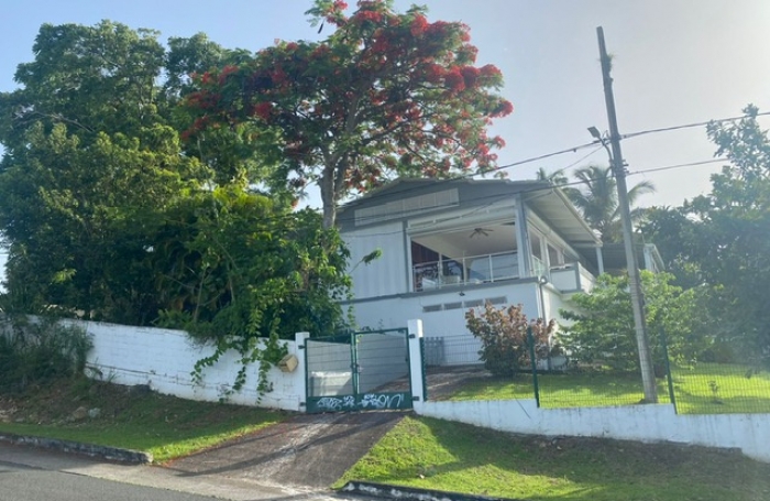VILLA F5 MEUBLEE AVEC PISCINE ET VUE MER