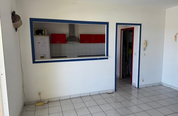 Gourbeyre Marina de Rivière Sens, appartement T3 au 1er étage avec vue sur la Marina