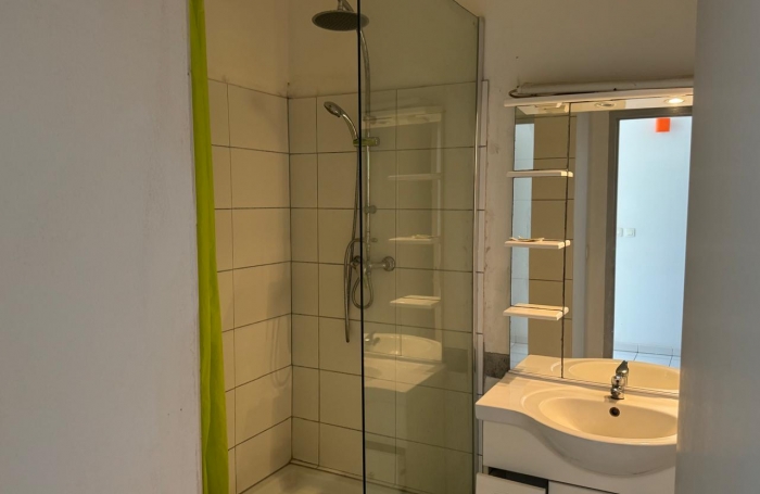 Gourbeyre Marina de Rivière Sens, appartement T3 au 1er étage avec vue sur la Marina