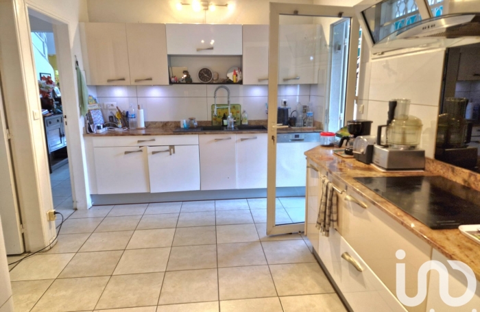 Vente Divers 195m&sup2; 5 pi&#232;ces Les Abymes