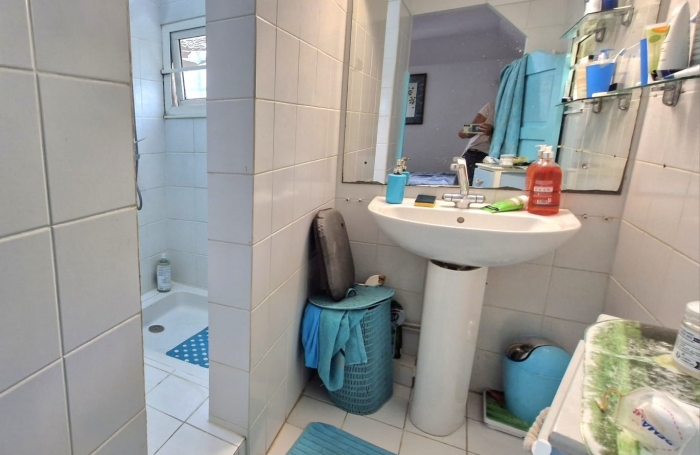 Vente Divers 195m&sup2; 5 pi&#232;ces Les Abymes