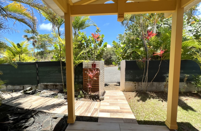 VILLA T4 MEUBLEE AVEC PISCINE PETIT BOURG
