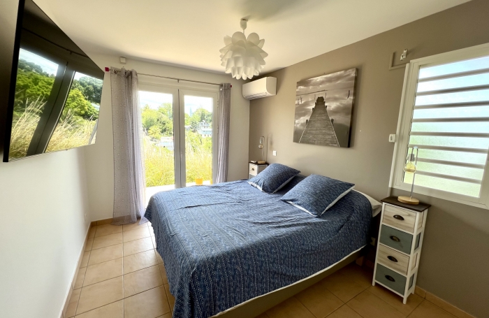 VILLA T4 MEUBLEE AVEC PISCINE PETIT BOURG