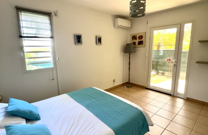 VILLA T4 MEUBLEE AVEC PISCINE PETIT BOURG