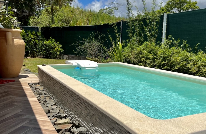 VILLA T4 MEUBLEE AVEC PISCINE PETIT BOURG