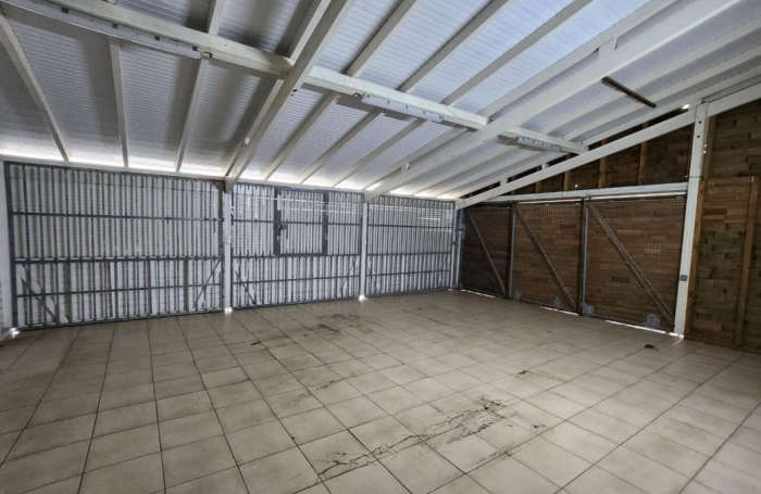 Location Local commercial 200m&sup2; Gosier
