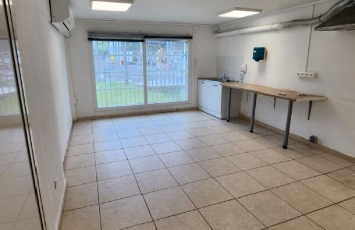 Location Local commercial 200m&sup2; Gosier