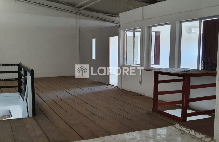 Vente Local commercial 247m² Baillif