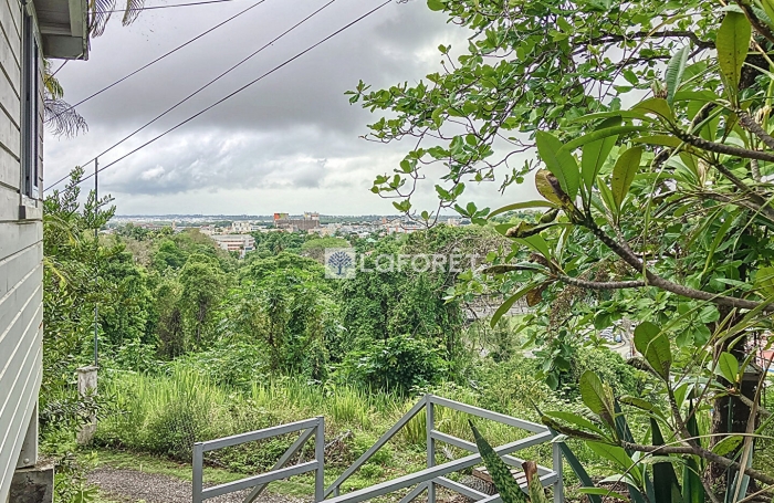 Location Maison 27.5m² 1 pièce Les Abymes