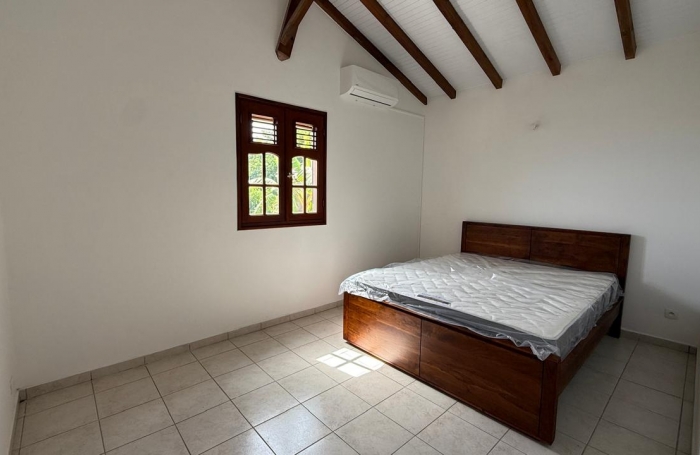 Villa individuelle T4 meublée vue mer imprenable sur Bouillante