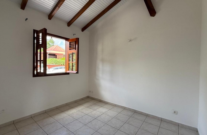 Villa individuelle T4 meublée vue mer imprenable sur Bouillante