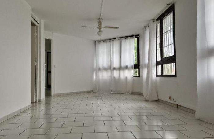 Location Appartement 103.5m&sup2; 3 pi&#232;ces Basse-Terre