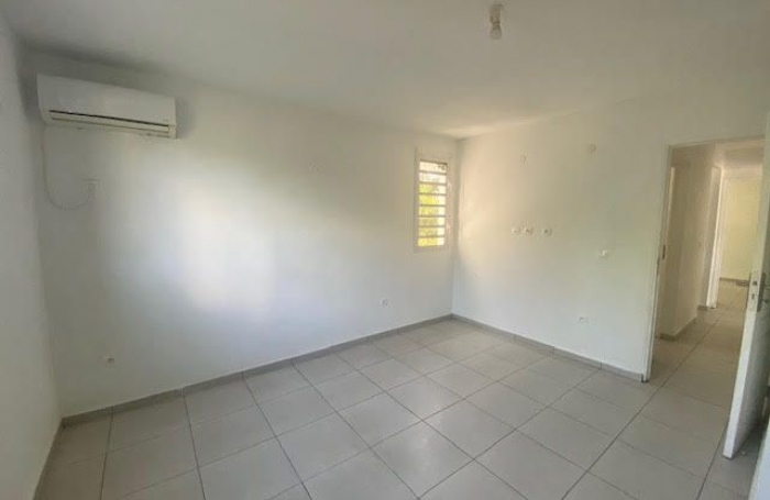 Location Maison 89.59m&sup2; 3 pi&#232;ces Saint François