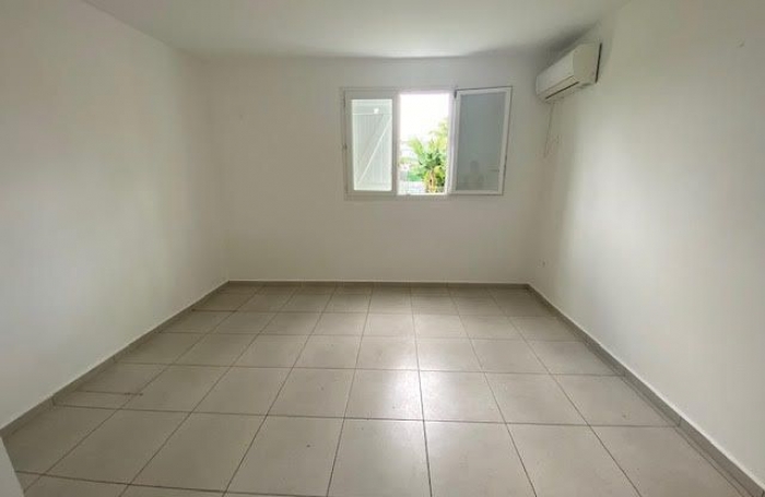 Location Maison 89.59m&sup2; 3 pi&#232;ces Saint François